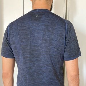 Men’s lulu lemon t shirt